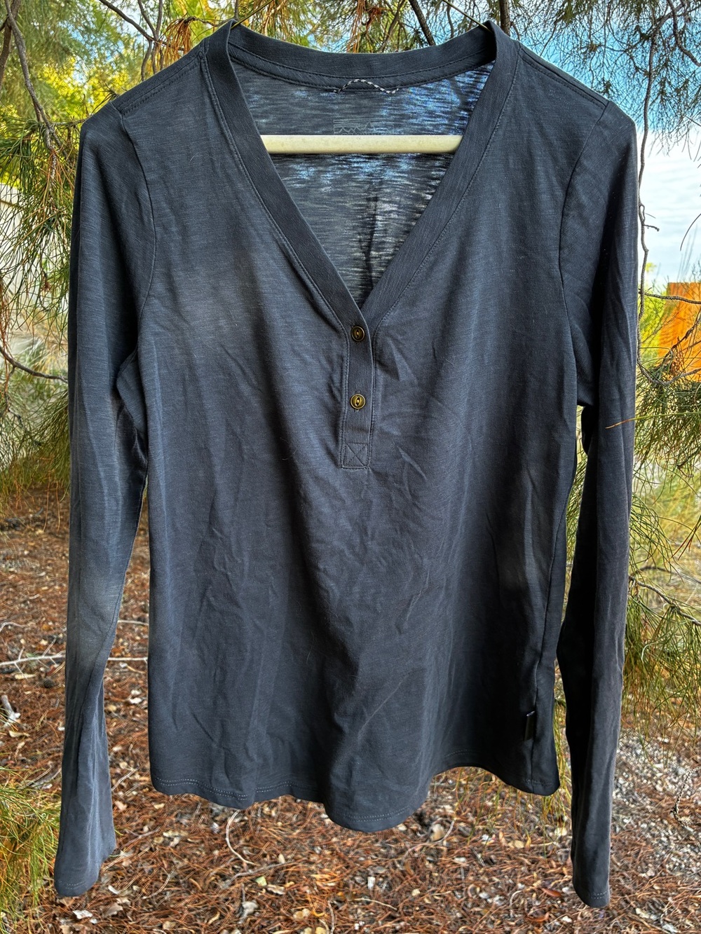 Patagonia Long-Sleeve V-Neck Henley Top | Charcoal | Medium